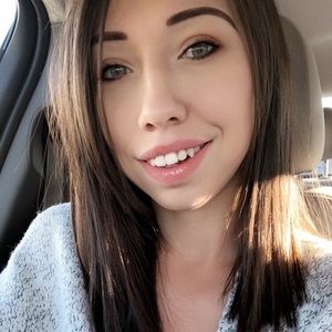 Meet your Posher, Hali